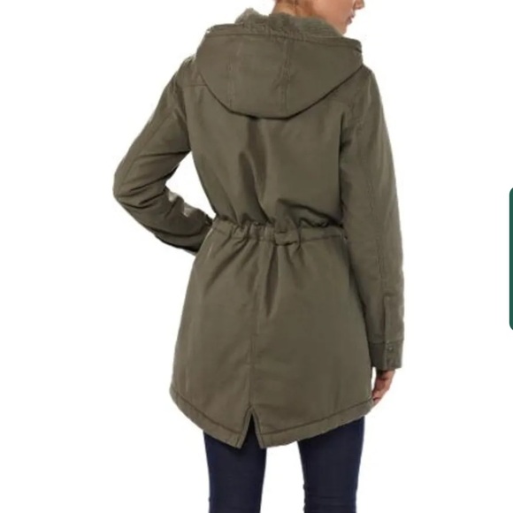 Patagonia Olive Green Hooded Jacket small - Picture 4 of 12